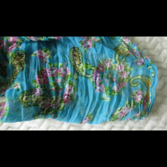 Lot Of 2 Flowered Scarfs - Picture 3 of 4